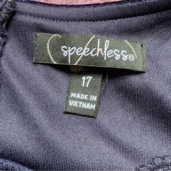 speechless velvet dress 17 - Picture 5 of 5